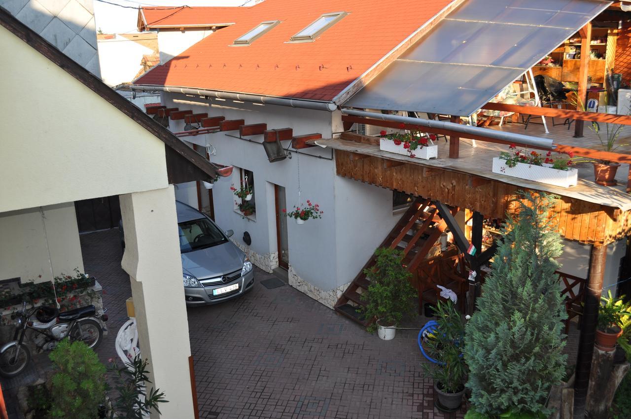 Szent Gyoergy Vendeghaz Hotel Esztergom Exterior photo